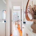 Bright Loft @ Downtown شقة
