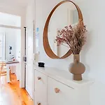Bright Loft @ Downtown Apartman *