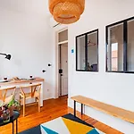 Bright Loft @ Downtown Apartment